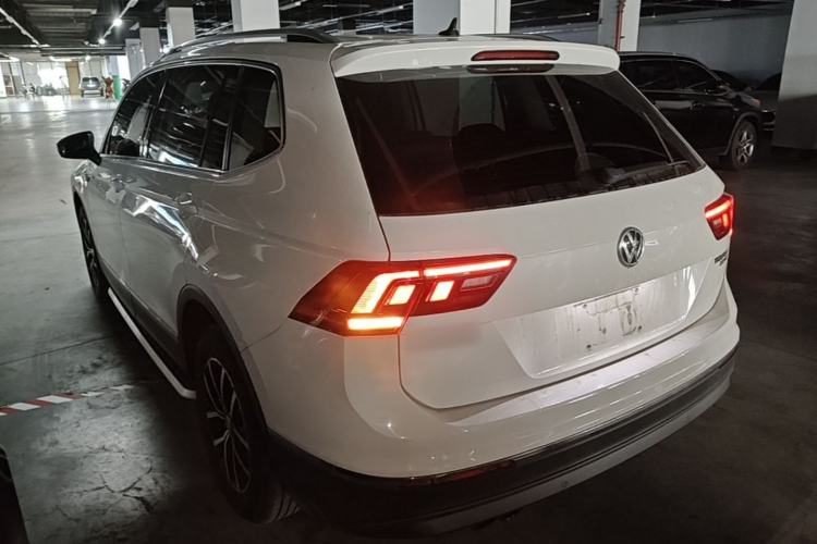 Used Volkswagen Tiguan L 2017 330TSI Automatic Two-Wheel Drive Luxury Edition Rear Left 45 Deg