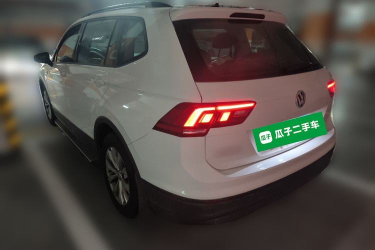 Used Volkswagen Tiguan L 2017 330TSI Automatic Two-Wheel Drive Luxury Edition Rear Left 45 Deg