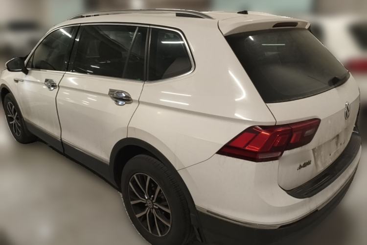 Used Volkswagen Tiguan L 2017 330TSI Automatic Two-Wheel Drive Luxury Edition Rear Left 45 Deg