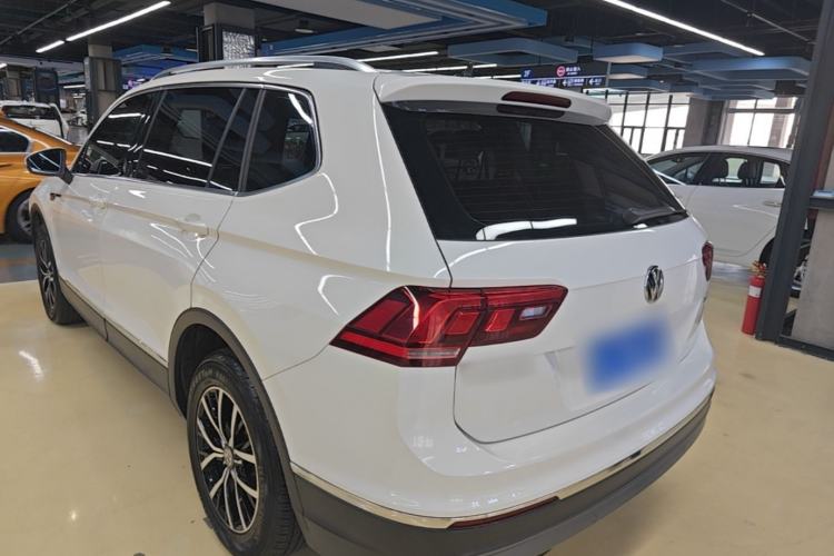 Used Volkswagen Tiguan L 2017 330TSI Automatic Two-Wheel Drive Luxury Edition Rear Left 45 Deg