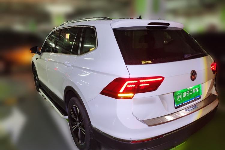 Used Volkswagen Tiguan L 2017 380TSI Automatic All-Wheel-Drive Luxury Edition Rear Left 45 Deg