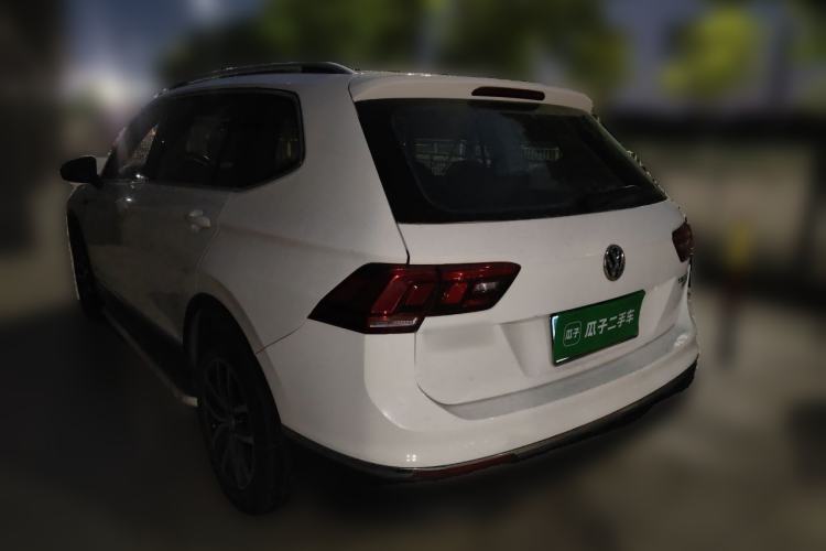 Used Volkswagen Tiguan L 2017 330TSI Automatic Two-Wheel Drive Luxury Edition Rear Left 45 Deg