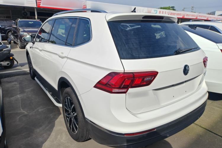 Used Volkswagen Tiguan L 2017 330TSI Automatic Two-Wheel Drive Luxury Edition Rear Left 45 Deg
