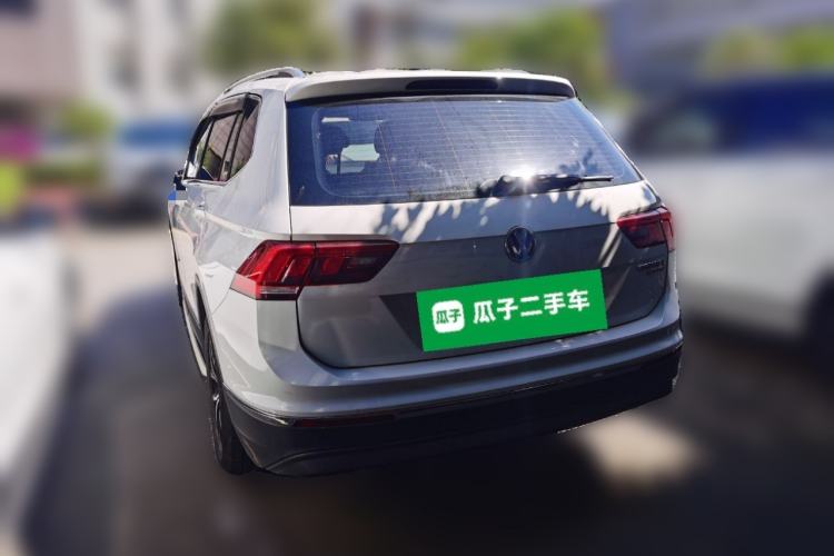 Used Volkswagen Tiguan L 2017 330TSI Automatic Two-Wheel Drive Luxury Edition Rear Left 45 Deg
