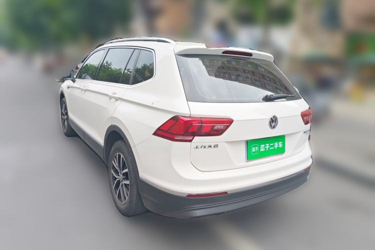 Used Volkswagen Tiguan L 2017 330TSI Automatic Two-Wheel Drive Luxury Edition Rear Left 45 Deg