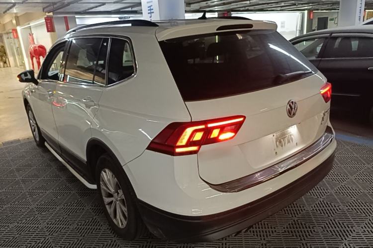 Used Volkswagen Tiguan L 2017 330TSI Automatic Two-Wheel Drive Luxury Edition Rear Left 45 Deg