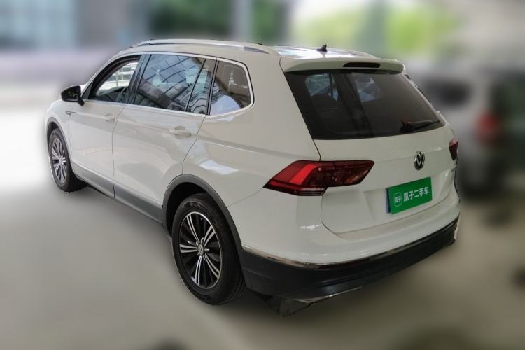 Used Volkswagen Tiguan L 2017 380TSI Automatic All-Wheel-Drive Luxury Edition Rear Left 45 Deg