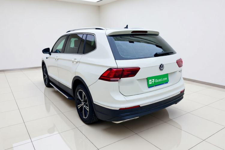 Used Volkswagen Tiguan L 2017 380TSI Automatic All-Wheel-Drive Luxury Edition Rear Left 45 Deg