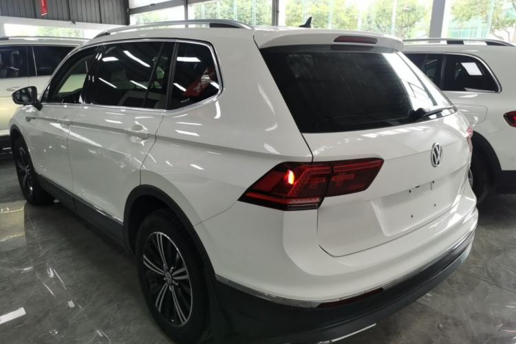 Used Volkswagen Tiguan L 2017 380TSI Automatic All-Wheel-Drive Luxury Edition Rear Left 45 Deg