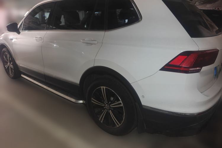 Used Volkswagen Tiguan L 2017 330TSI Automatic Two-Wheel Drive Flagship Edition Rear Left 45 Deg