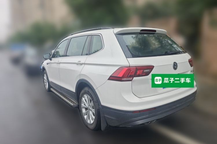 Used Volkswagen Tiguan L 2017 330TSI Automatic Two-Wheel Drive Luxury Edition Rear Left 45 Deg
