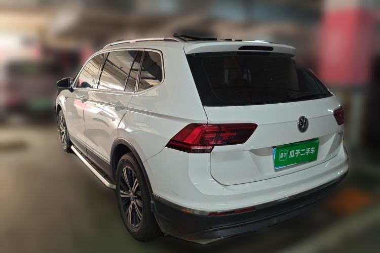 Used Volkswagen Tiguan L 2017 380TSI Automatic All-Wheel-Drive Luxury Edition Rear Left 45 Deg