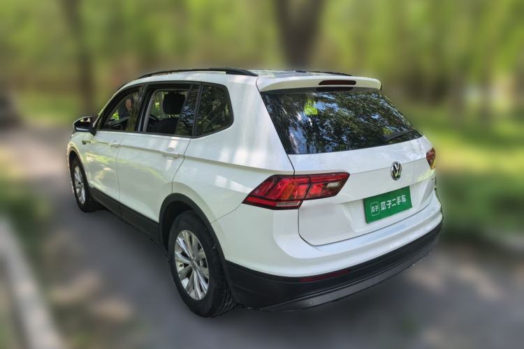Used Volkswagen Tiguan L 2017 330TSI Automatic Two-Wheel Drive Luxury Edition Rear Left 45 Deg