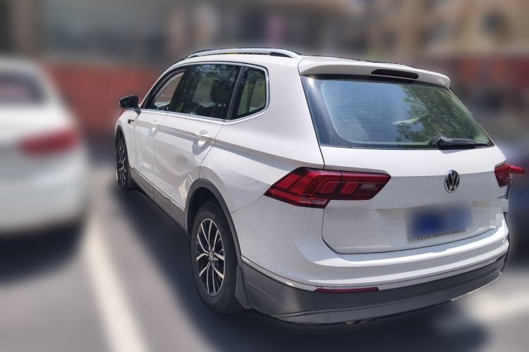 Used Volkswagen Tiguan L 2017 330TSI Automatic Two-Wheel Drive Luxury Edition Rear Left 45 Deg