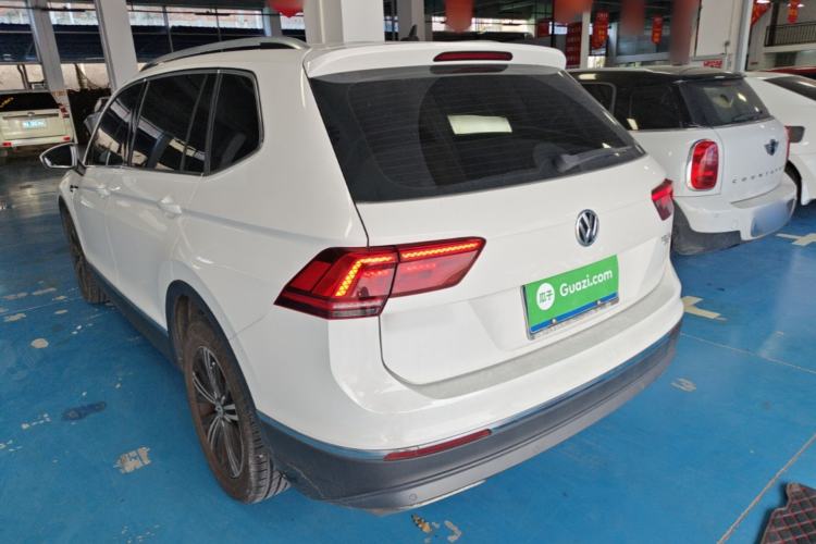 Used Volkswagen Tiguan L 2017 380TSI Automatic All-Wheel-Drive Luxury Edition Rear Left 45 Deg
