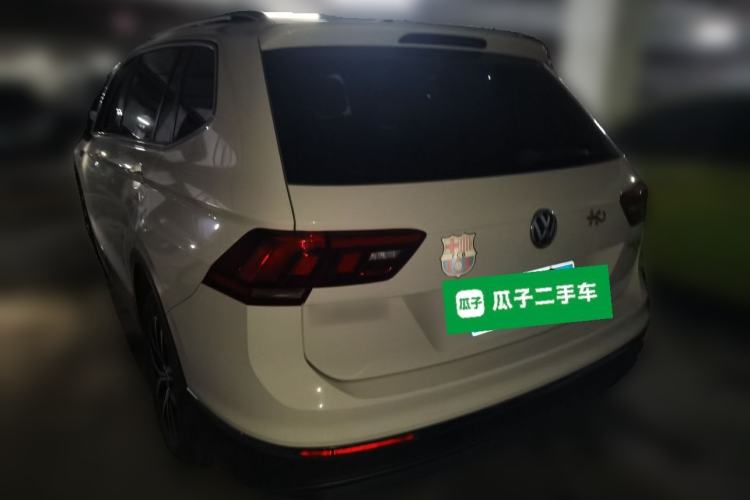 Used Volkswagen Tiguan L 2017 330TSI Automatic Two-Wheel Drive Luxury Edition Rear Left 45 Deg