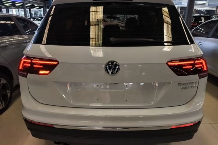 Used Volkswagen Tiguan L 2017 330TSI Automatic Two-Wheel Drive Flagship Edition Rear