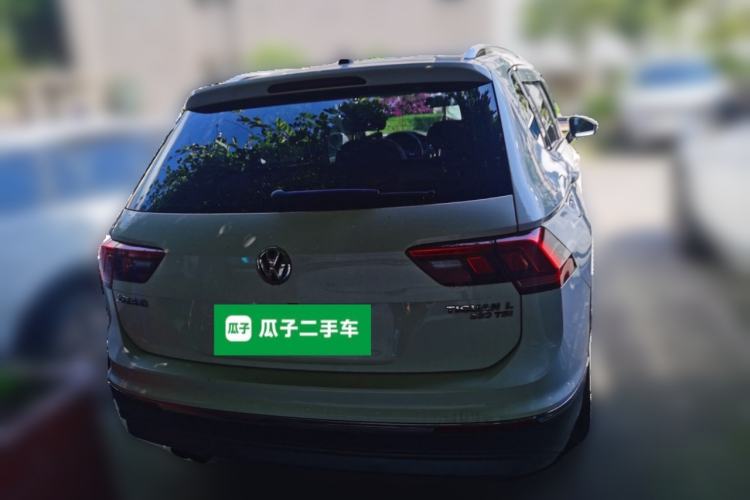 Used Volkswagen Tiguan L 2017 330TSI Automatic Two-Wheel Drive Luxury Edition Rear