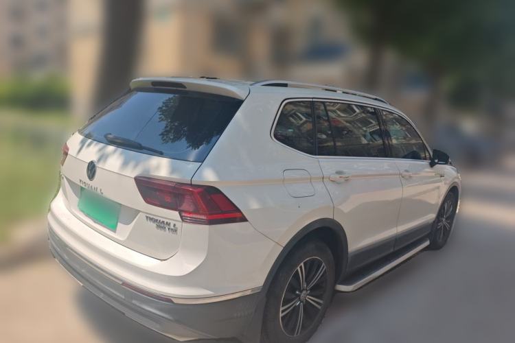 Used Volkswagen Tiguan L 2017 380TSI Automatic All-Wheel-Drive Luxury Edition Rear Right 45 Deg