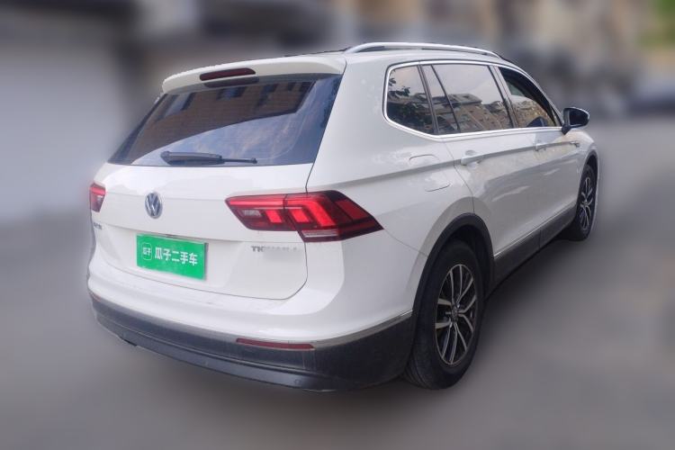 Used Volkswagen Tiguan L 2017 330TSI Automatic Two-Wheel Drive Luxury Edition Rear Right 45 Deg