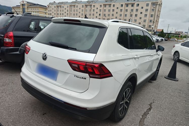 Used Volkswagen Tiguan L 2017 330TSI Automatic Two-Wheel Drive Luxury Edition Rear Right 45 Deg