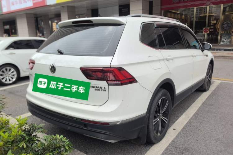 Used Volkswagen Tiguan L 2017 380TSI Automatic All-Wheel-Drive Luxury Edition Rear Right 45 Deg
