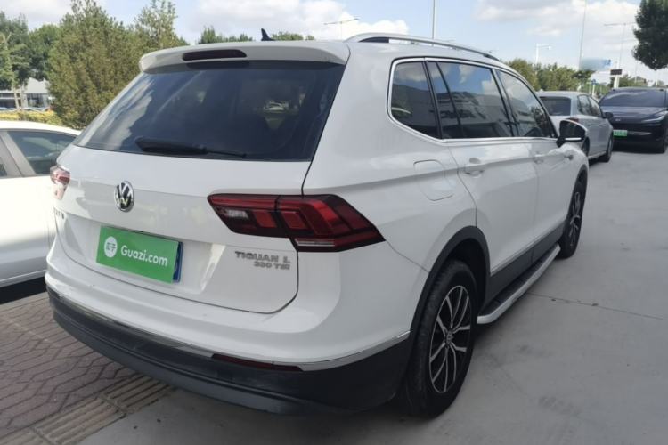 Used Volkswagen Tiguan L 2017 330TSI Automatic Two-Wheel Drive Luxury Edition Rear Right 45 Deg
