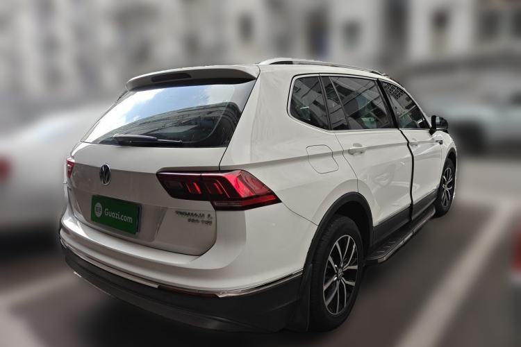 Used Volkswagen Tiguan L 2017 330TSI Automatic Two-Wheel Drive Comfort Edition Rear Right 45 Deg