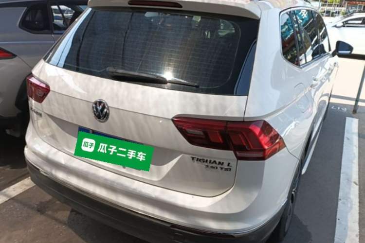 Used Volkswagen Tiguan L 2017 330TSI Automatic Two-Wheel Drive Luxury Edition Rear Right 45 Deg