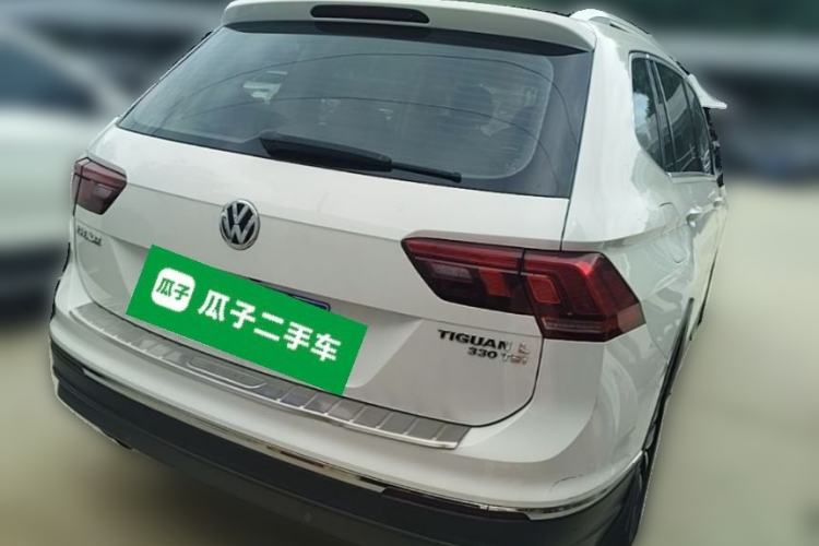 Used Volkswagen Tiguan L 2017 330TSI Automatic Two-Wheel Drive Comfort Edition Rear Right 45 Deg