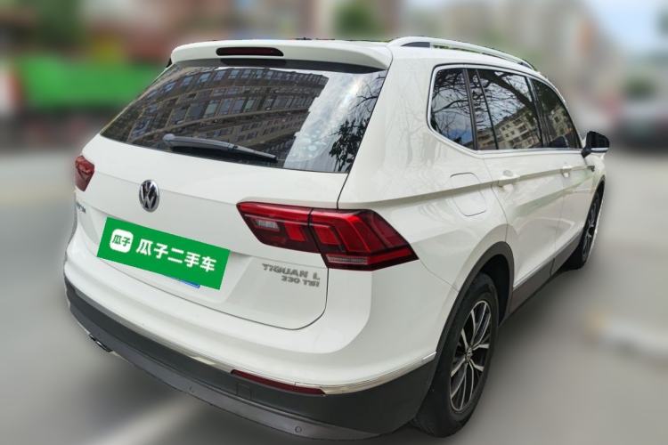 Used Volkswagen Tiguan L 2017 330TSI Automatic Two-Wheel Drive Luxury Edition Rear Right 45 Deg