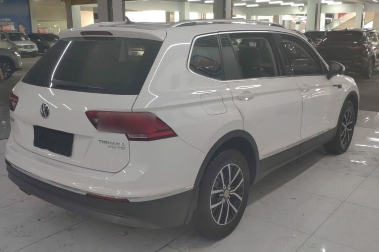 Used Volkswagen Tiguan L 2017 330TSI Automatic Two-Wheel Drive Luxury Edition Rear Right 45 Deg