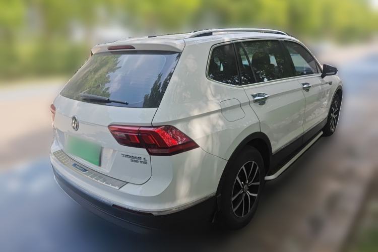 Used Volkswagen Tiguan L 2017 330TSI Automatic Two-Wheel Drive Comfort Edition Rear Right 45 Deg