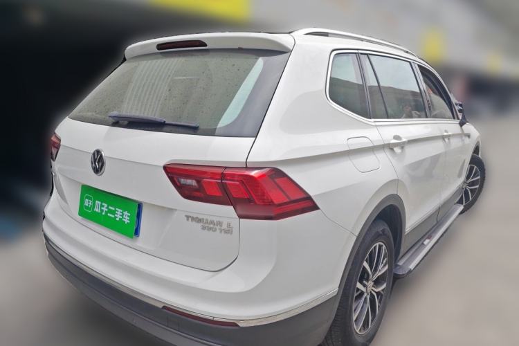 Used Volkswagen Tiguan L 2017 330TSI Automatic Two-Wheel Drive Luxury Edition Rear Right 45 Deg