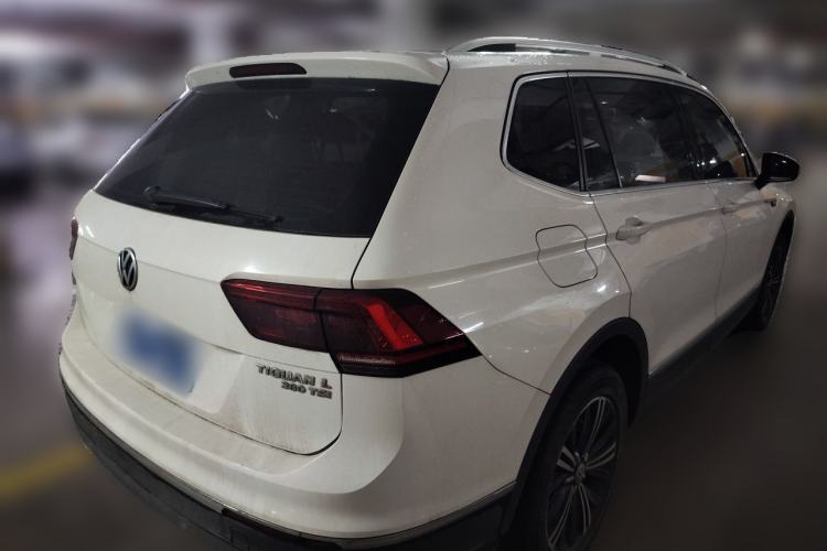 Used Volkswagen Tiguan L 2017 380TSI Automatic All-Wheel-Drive Luxury Edition Rear Right 45 Deg