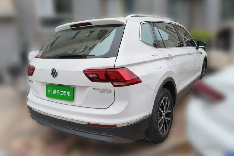 Used Volkswagen Tiguan L 2017 330TSI Automatic Two-Wheel Drive Luxury Edition Rear Right 45 Deg