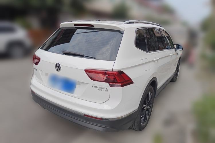Used Volkswagen Tiguan L 2017 330TSI Automatic Two-Wheel Drive Luxury Edition Rear Right 45 Deg