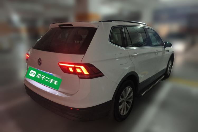 Used Volkswagen Tiguan L 2017 330TSI Automatic Two-Wheel Drive Luxury Edition Rear Right 45 Deg