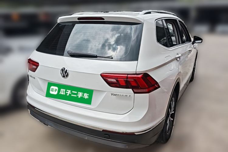 Used Volkswagen Tiguan L 2017 330TSI Automatic Two-Wheel Drive Comfort Edition Rear Right 45 Deg