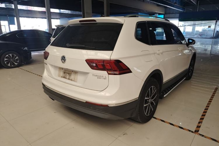 Used Volkswagen Tiguan L 2017 330TSI Automatic Two-Wheel Drive Luxury Edition Rear Right 45 Deg