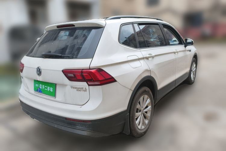 Used Volkswagen Tiguan L 2017 330TSI Automatic Two-Wheel Drive Luxury Edition Rear Right 45 Deg