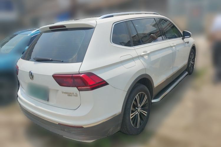 Used Volkswagen Tiguan L 2017 380TSI Automatic All-Wheel-Drive Luxury Edition Rear Right 45 Deg
