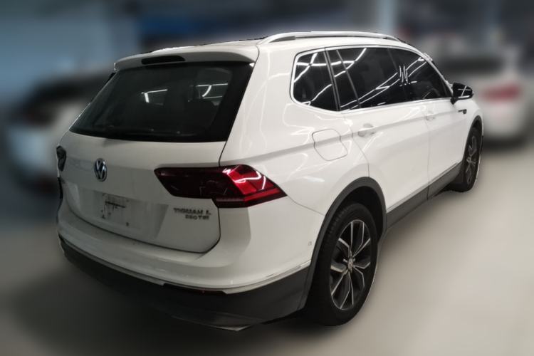 Used Volkswagen Tiguan L 2017 380TSI Automatic All-Wheel-Drive Flagship Edition Rear Right 45 Deg