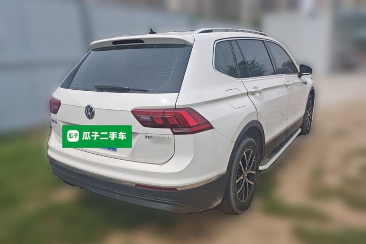 Used Volkswagen Tiguan L 2017 330TSI Automatic Two-Wheel Drive Luxury Edition Rear Right 45 Deg
