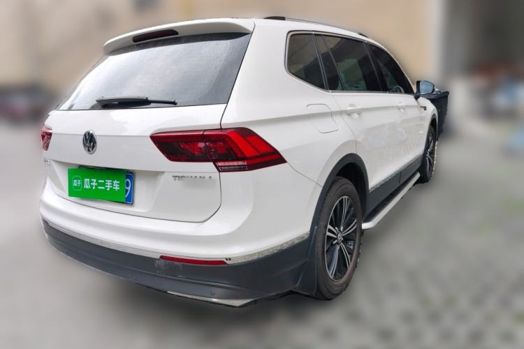 Used Volkswagen Tiguan L 2017 380TSI Automatic All-Wheel-Drive Luxury Edition Rear Right 45 Deg