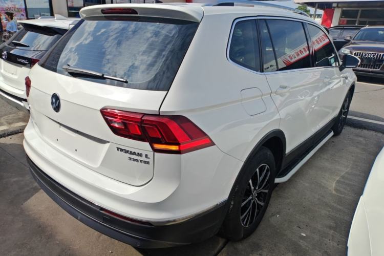Used Volkswagen Tiguan L 2017 330TSI Automatic Two-Wheel Drive Luxury Edition Rear Right 45 Deg