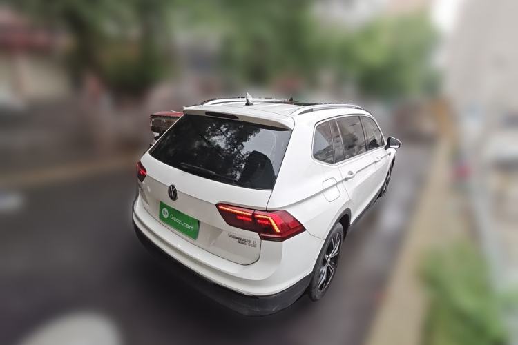 Used Volkswagen Tiguan L 2017 330TSI Automatic Two-Wheel Drive Flagship Edition Rear Right 45 Deg