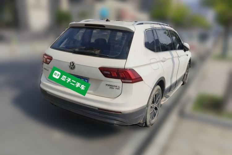 Used Volkswagen Tiguan L 2017 330TSI Automatic Two-Wheel Drive Luxury Edition Rear Right 45 Deg