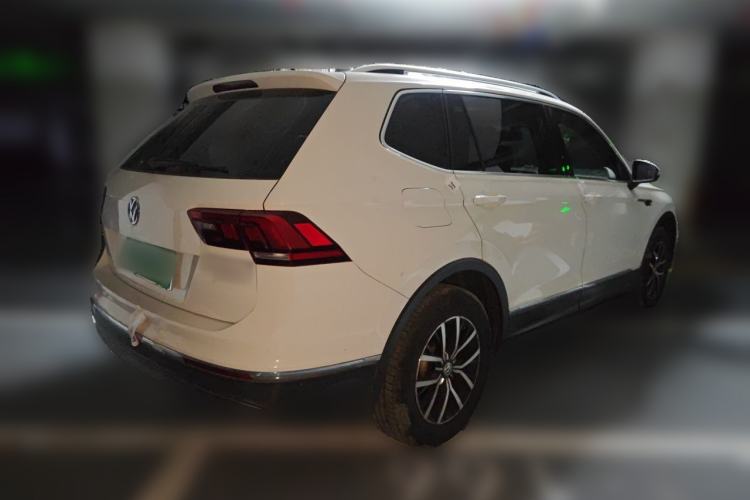 Used Volkswagen Tiguan L 2017 330TSI Automatic Two-Wheel Drive Luxury Edition Rear Right 45 Deg