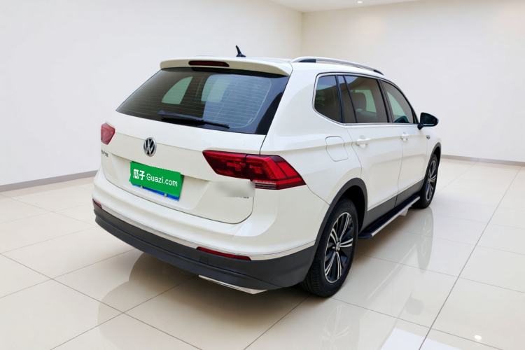 Used Volkswagen Tiguan L 2017 380TSI Automatic All-Wheel-Drive Luxury Edition Rear Right 45 Deg